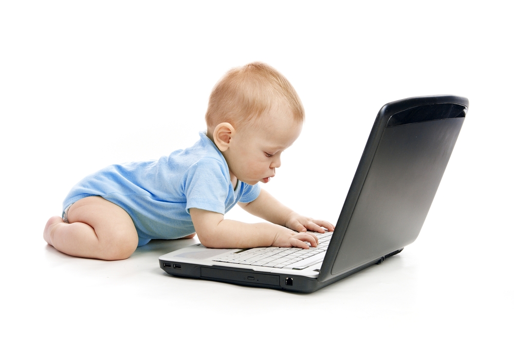 baby-using-computer